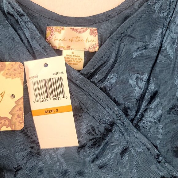Band Of The Free Deep Teal Floral Jacquard Crossover Long Sleeve Crop Top Small - Picture 3 of 11